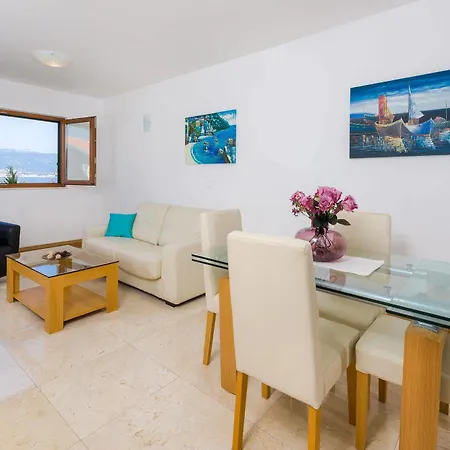 Apartment Salena *