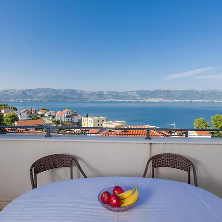 Salena Apartment *