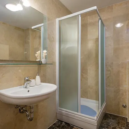 Salena Apartment