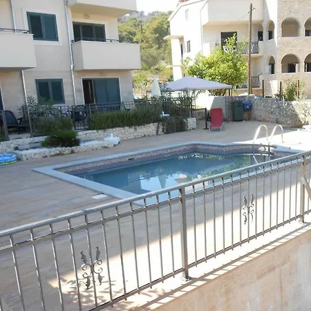 Salena Apartment *